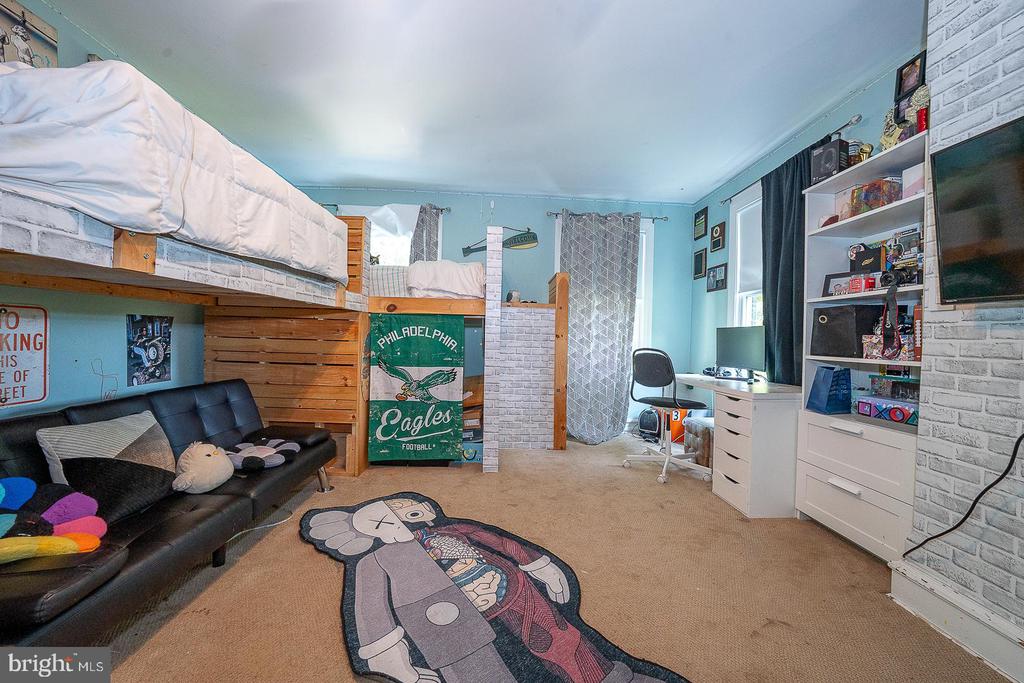 122 Webster Ave