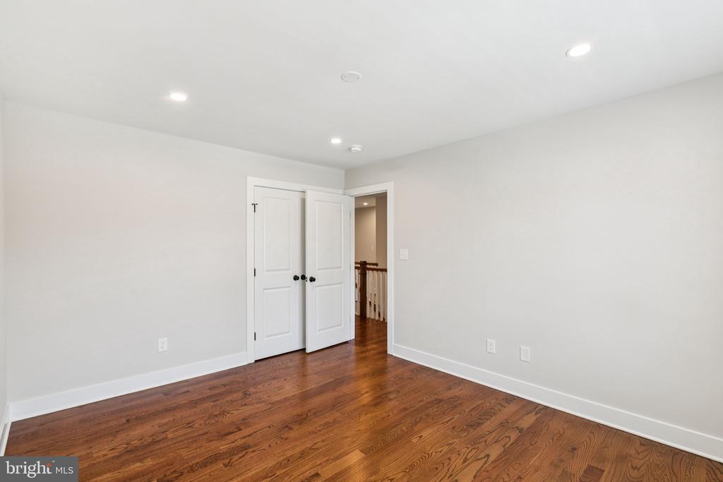902 Pleasant Ave