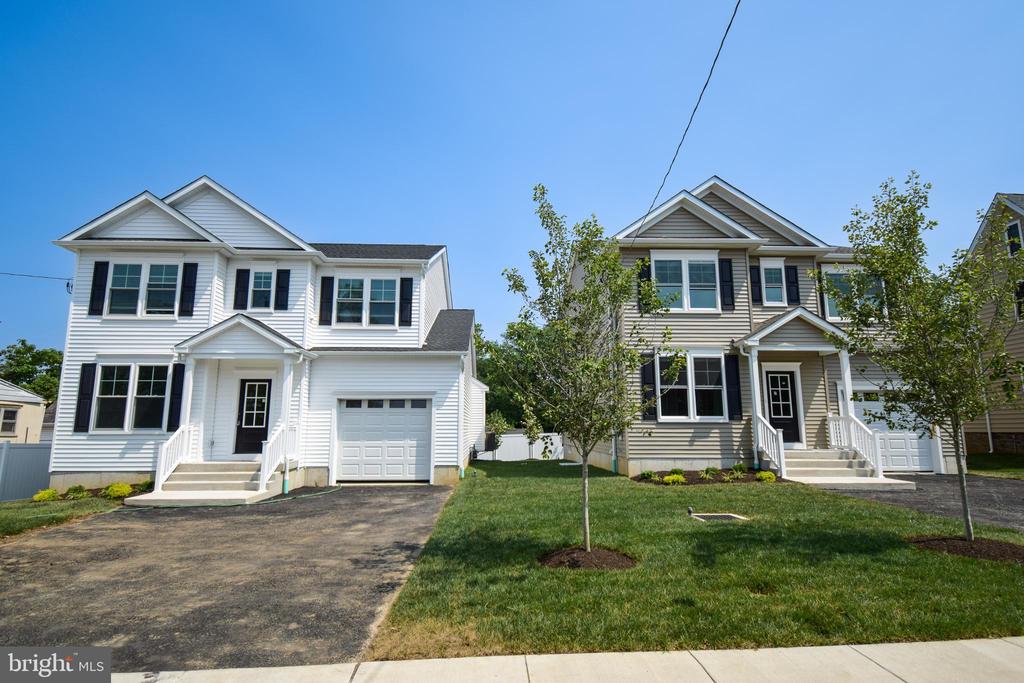 902 Pleasant Ave