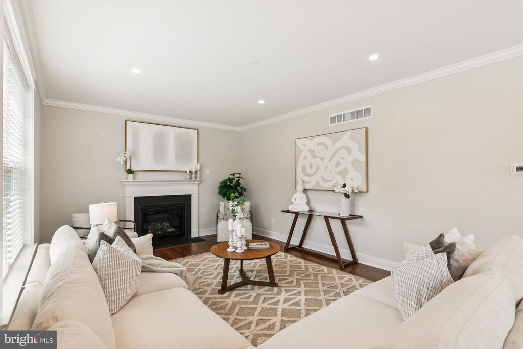 902 Pleasant Ave
