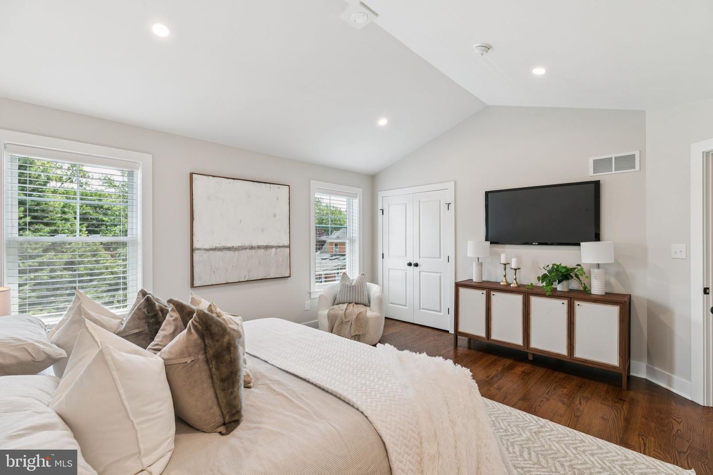 904 Pleasant