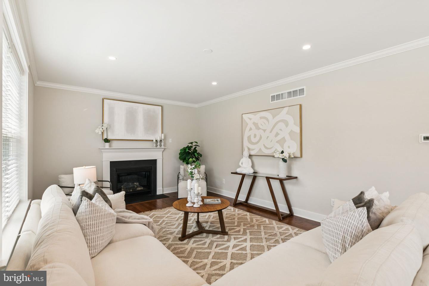 904 Pleasant