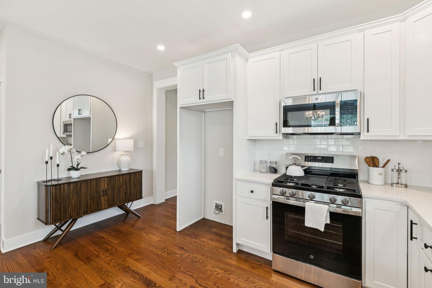 904 Pleasant
