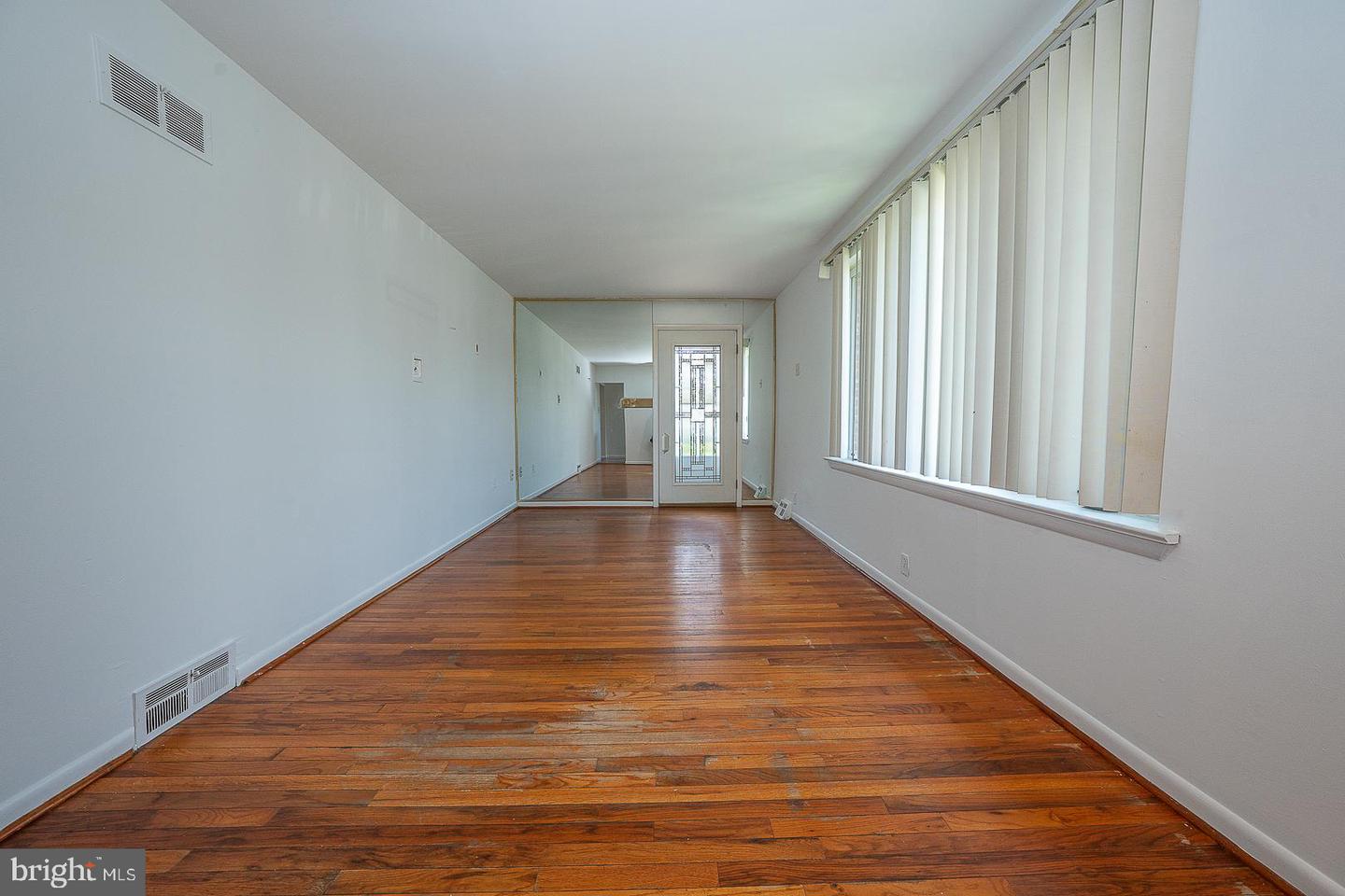 1 N Washington Ave