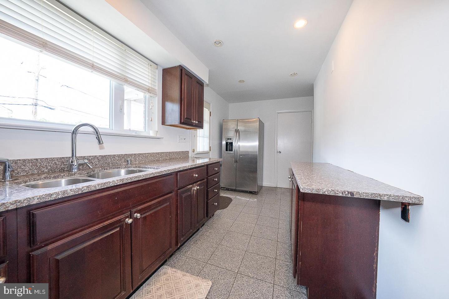 1 N Washington Ave