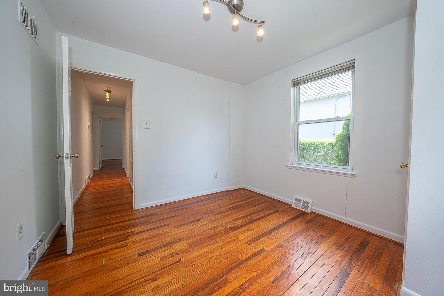 1 N Washington Ave