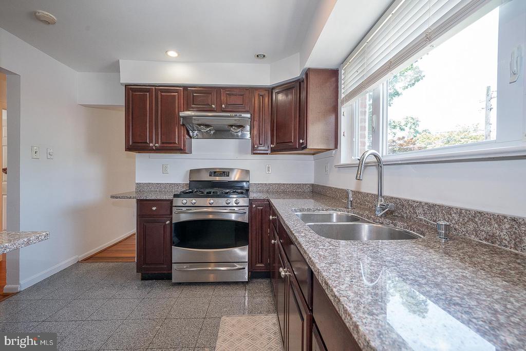 1 N Washington Ave