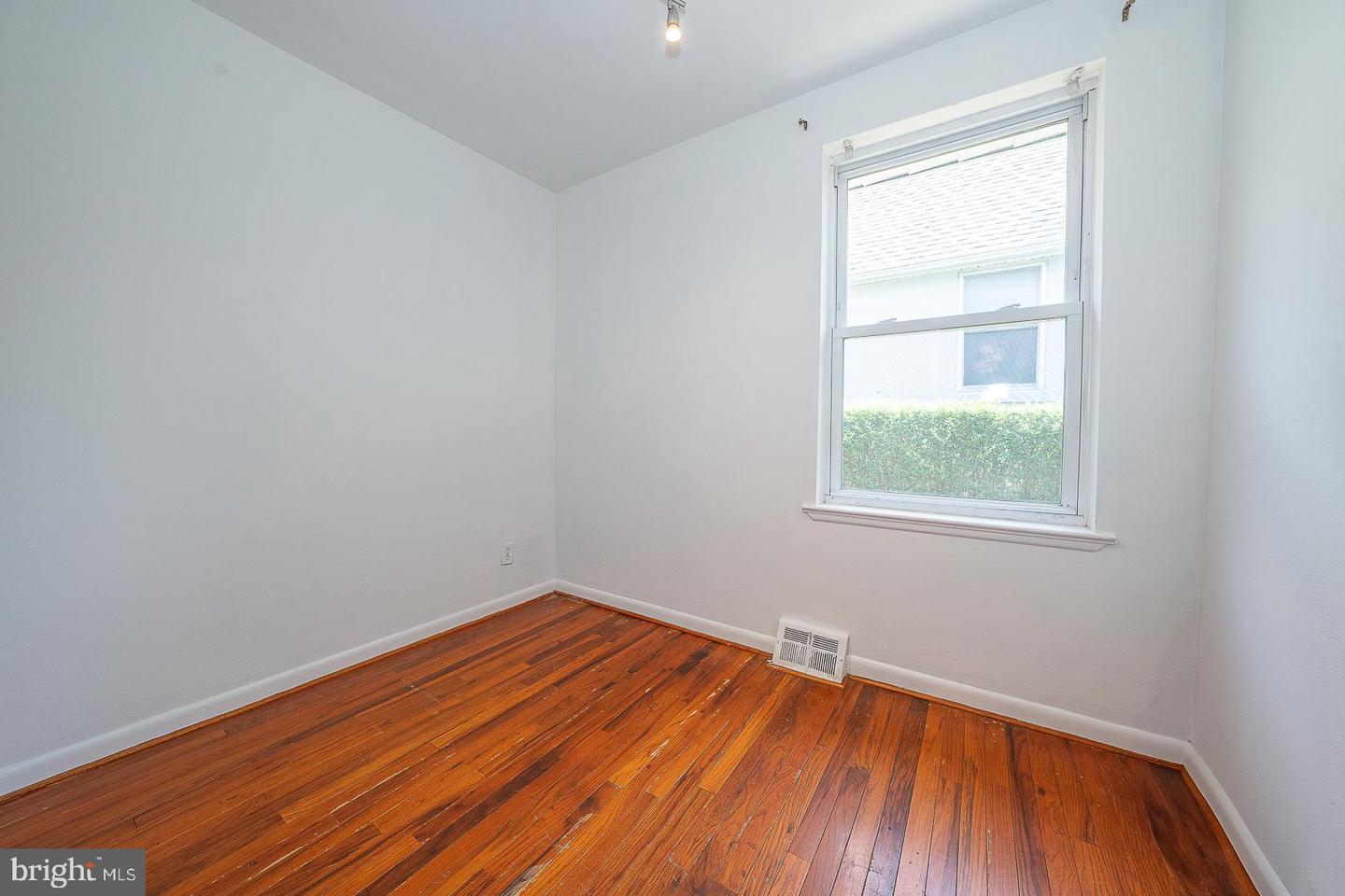 1 N Washington Ave