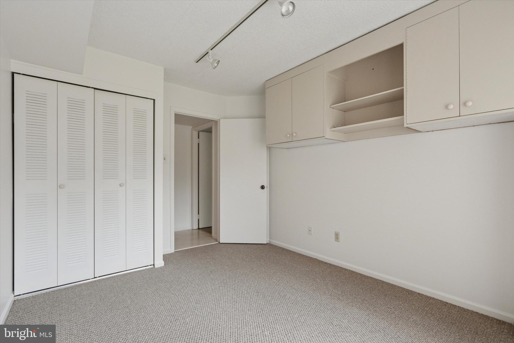 209 Glen Ln