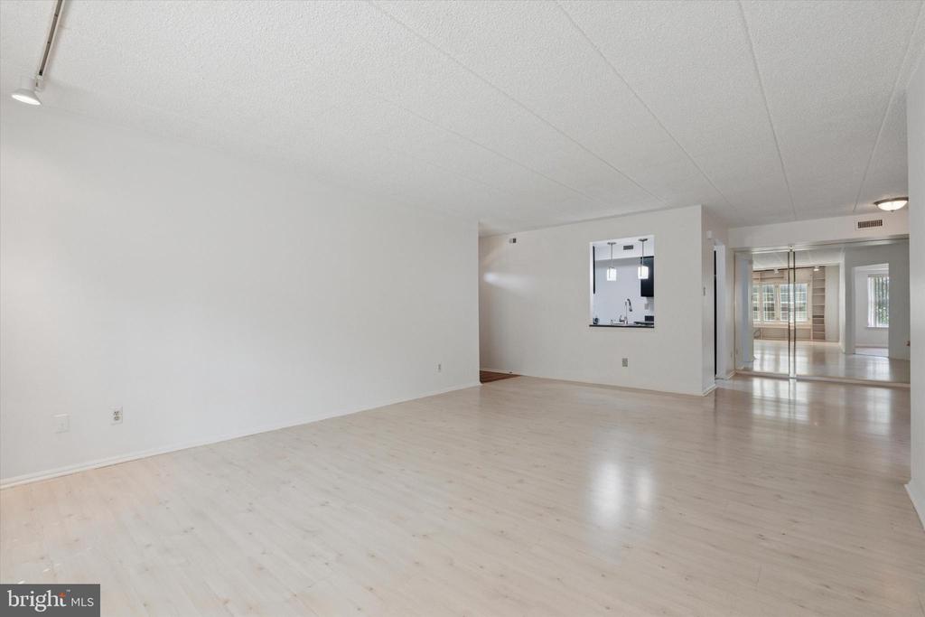 209 Glen Ln