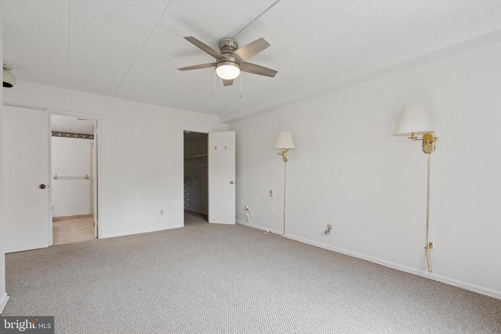 209 Glen Ln