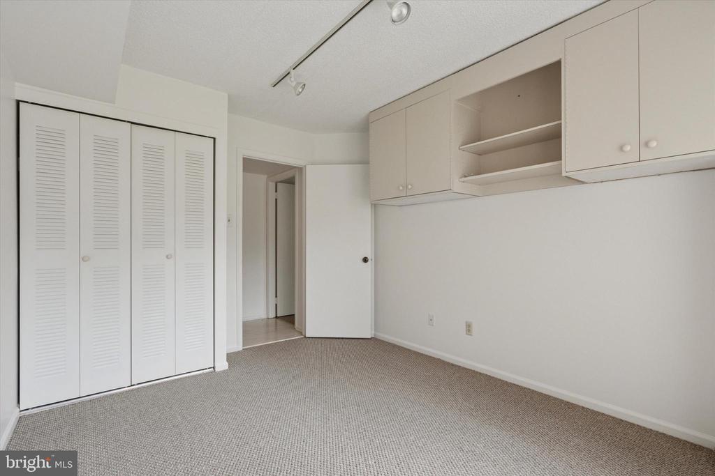 209 Glen Ln