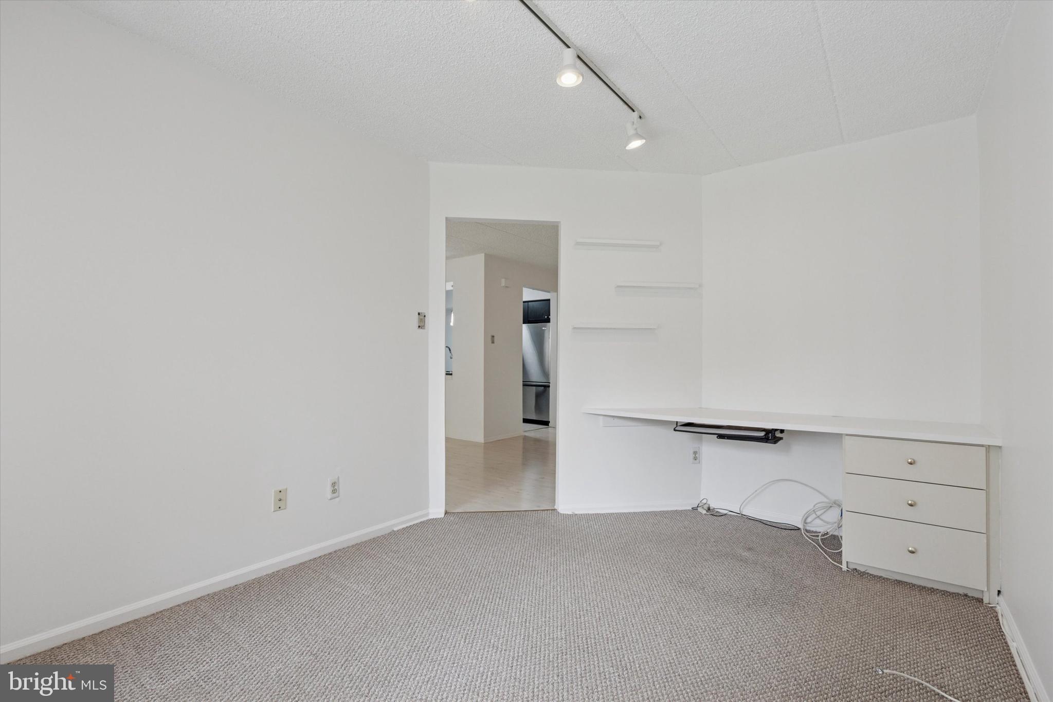 209 Glen Ln