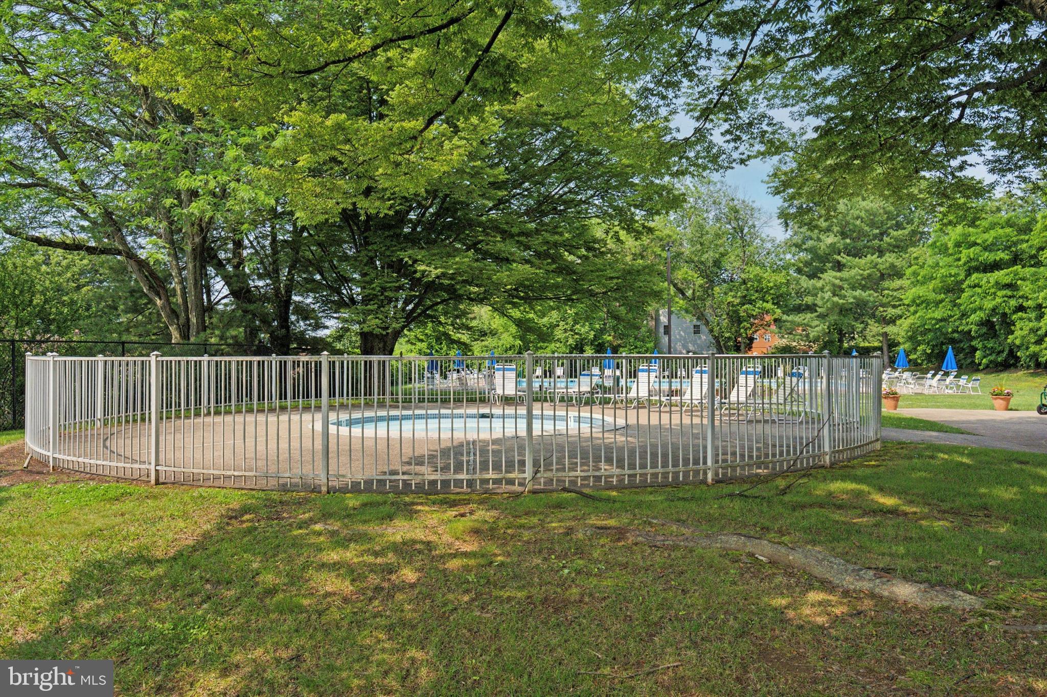 209 Glen Ln