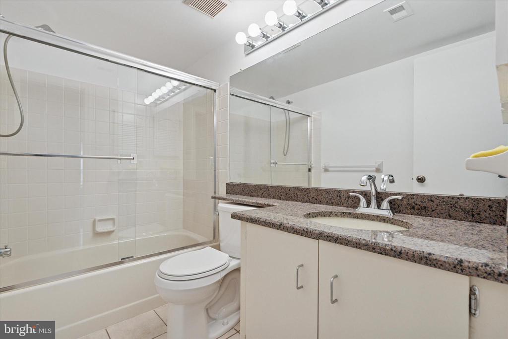 209 Glen Ln