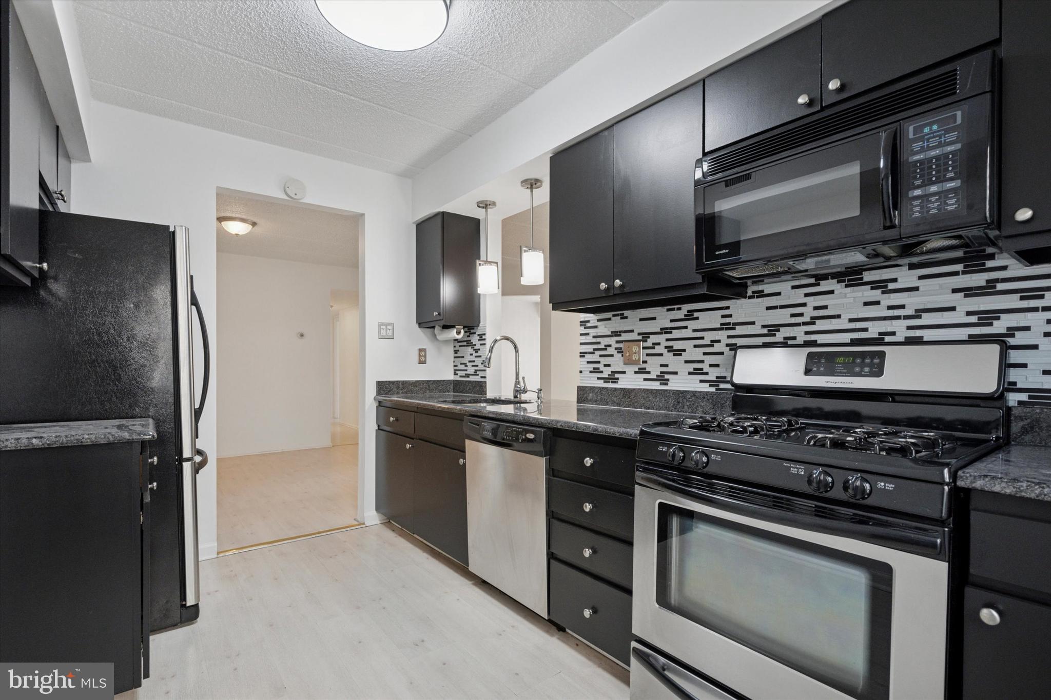 209 Glen Ln