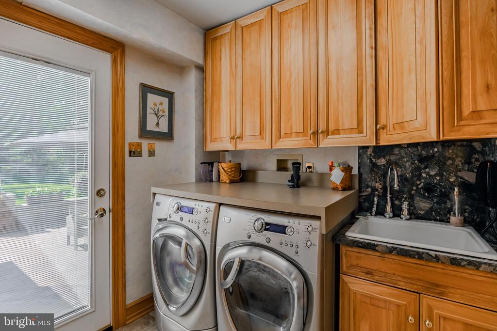 285 Ridings Way