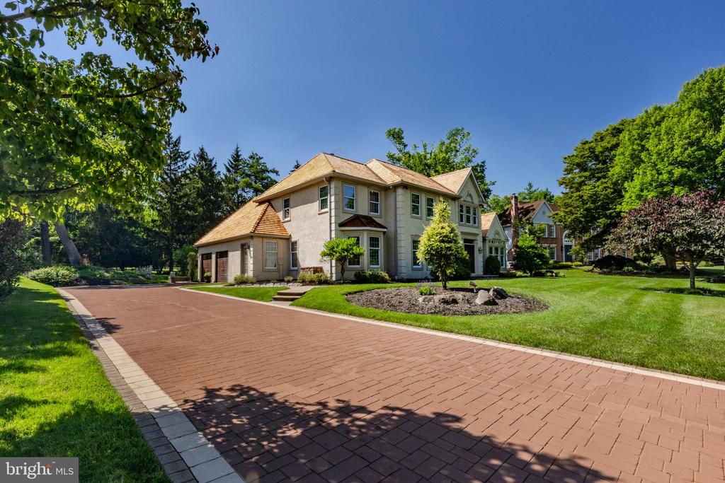 285 Ridings Way