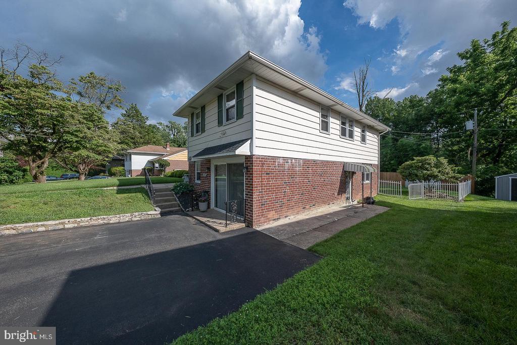 54 Boncouer Rd