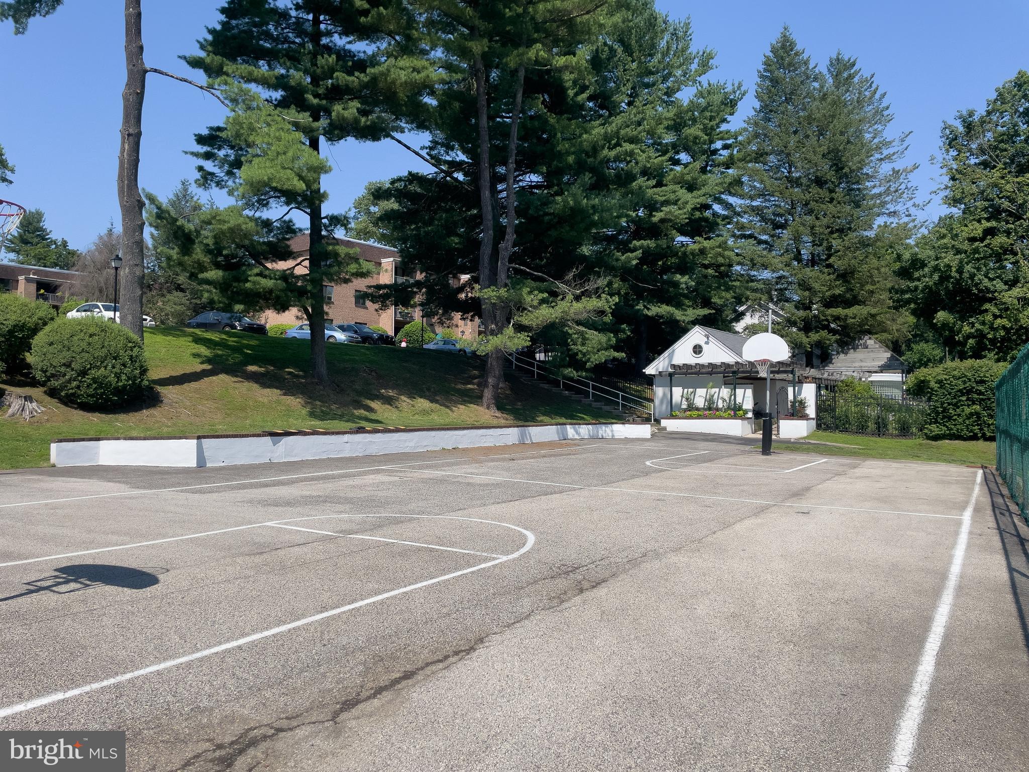 1637 Oakwood Dr #S320