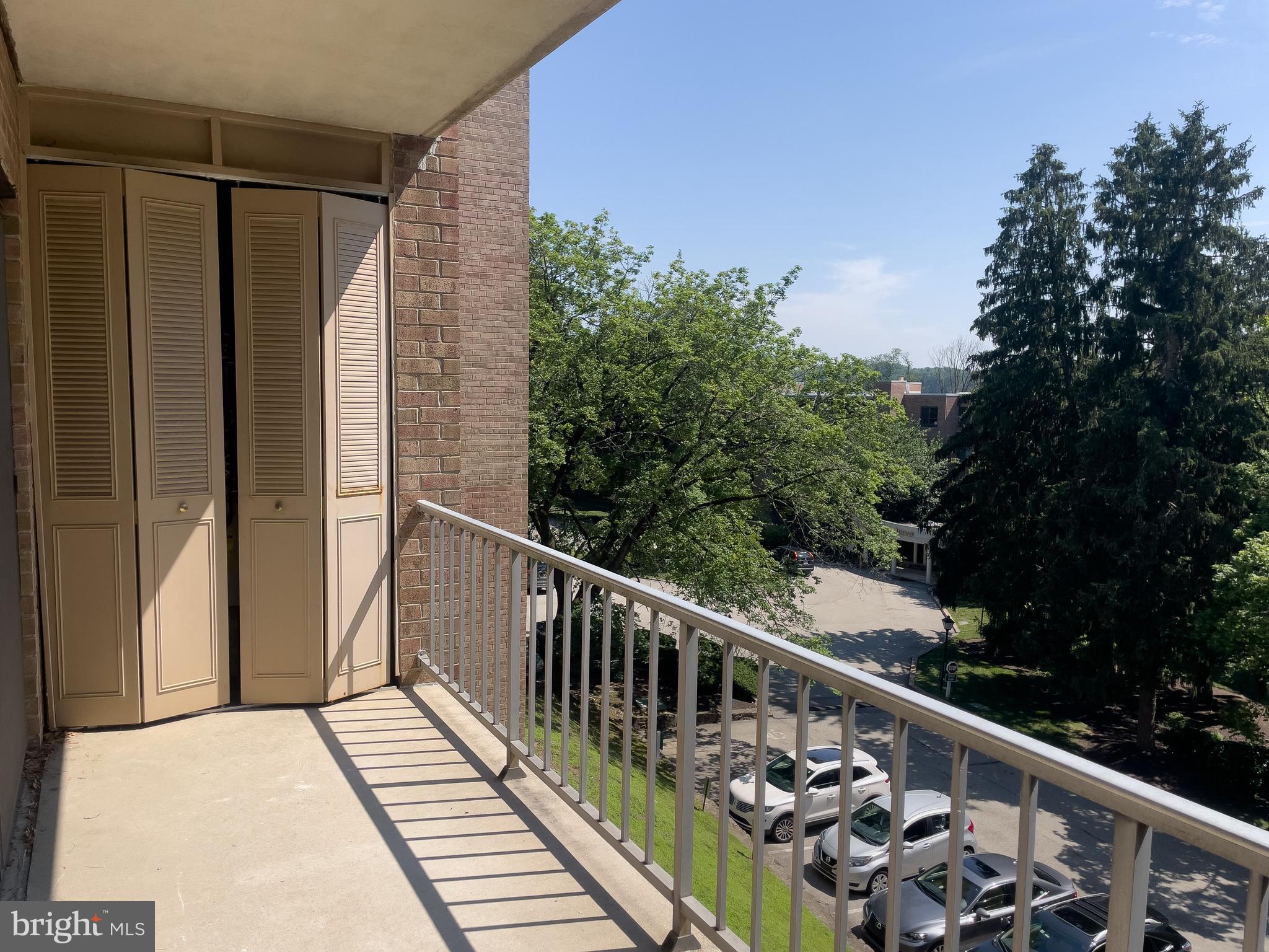 1637 Oakwood Dr #S320