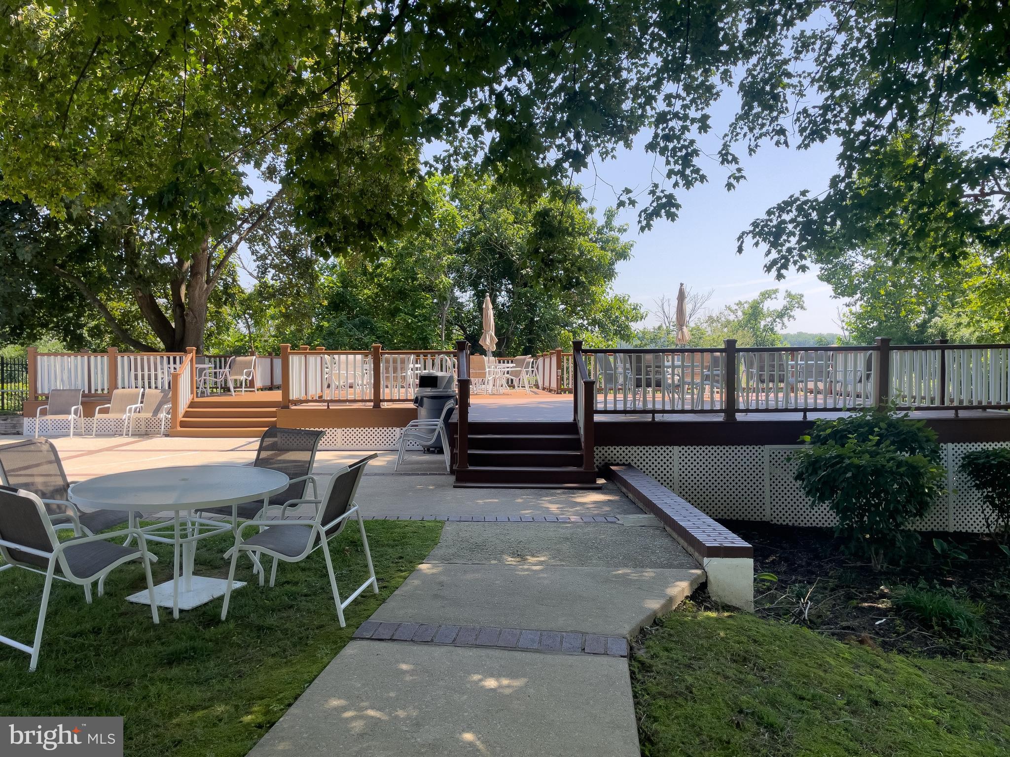 1637 Oakwood Dr #S320