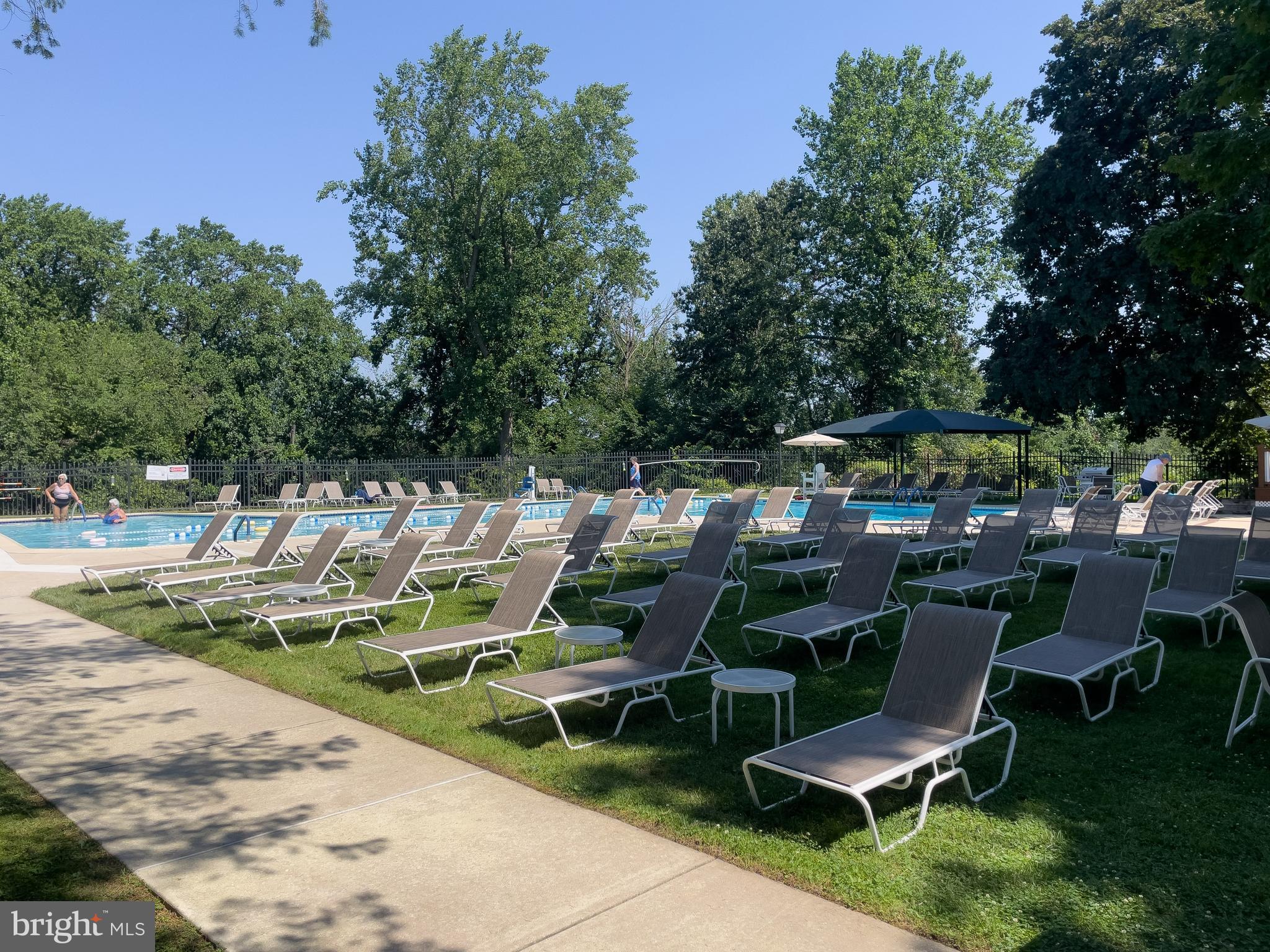 1637 Oakwood Dr #S320