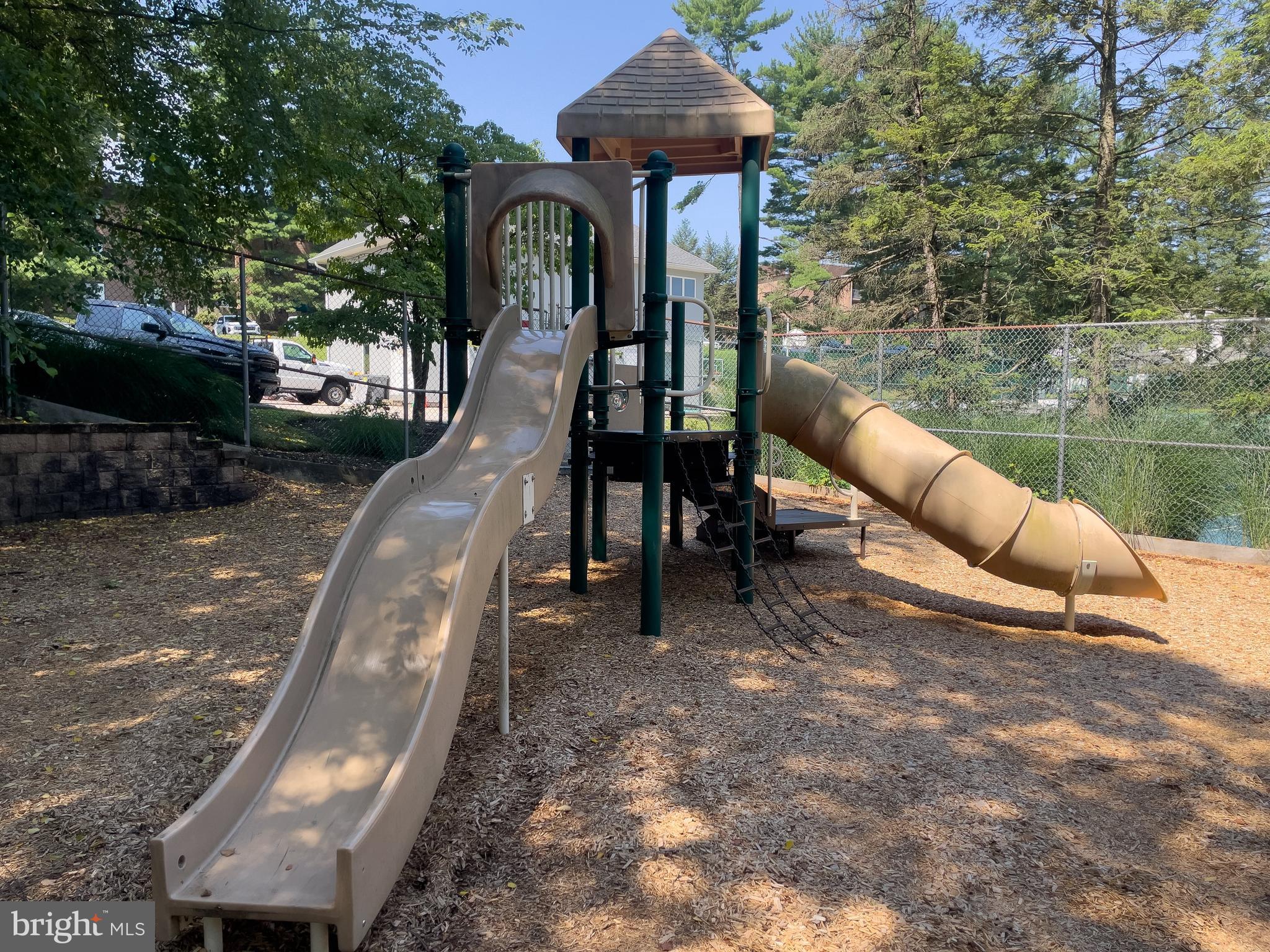 1637 Oakwood Dr #S320