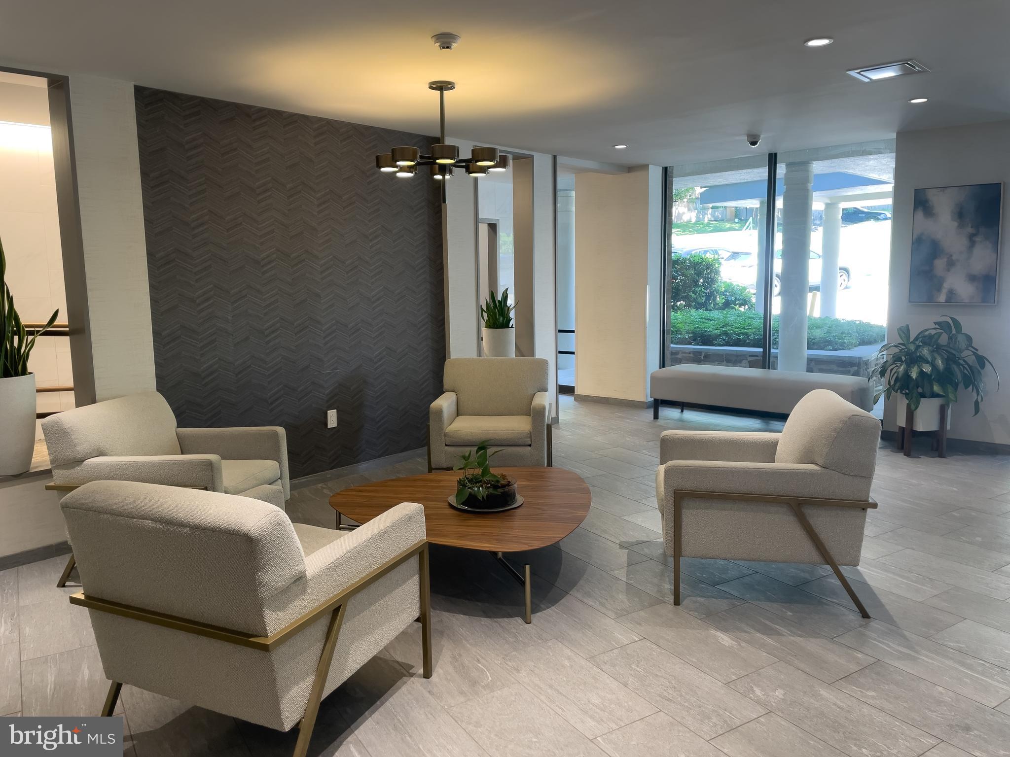 1637 Oakwood Dr #S320