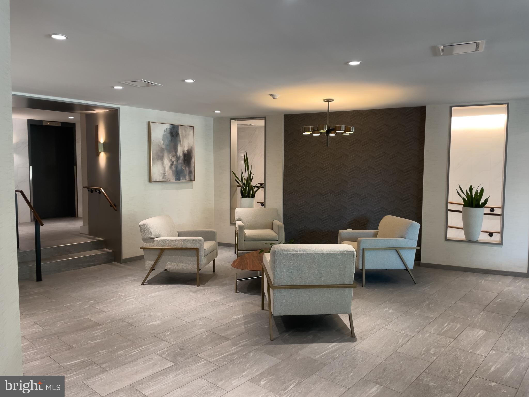 1637 Oakwood Dr #S320