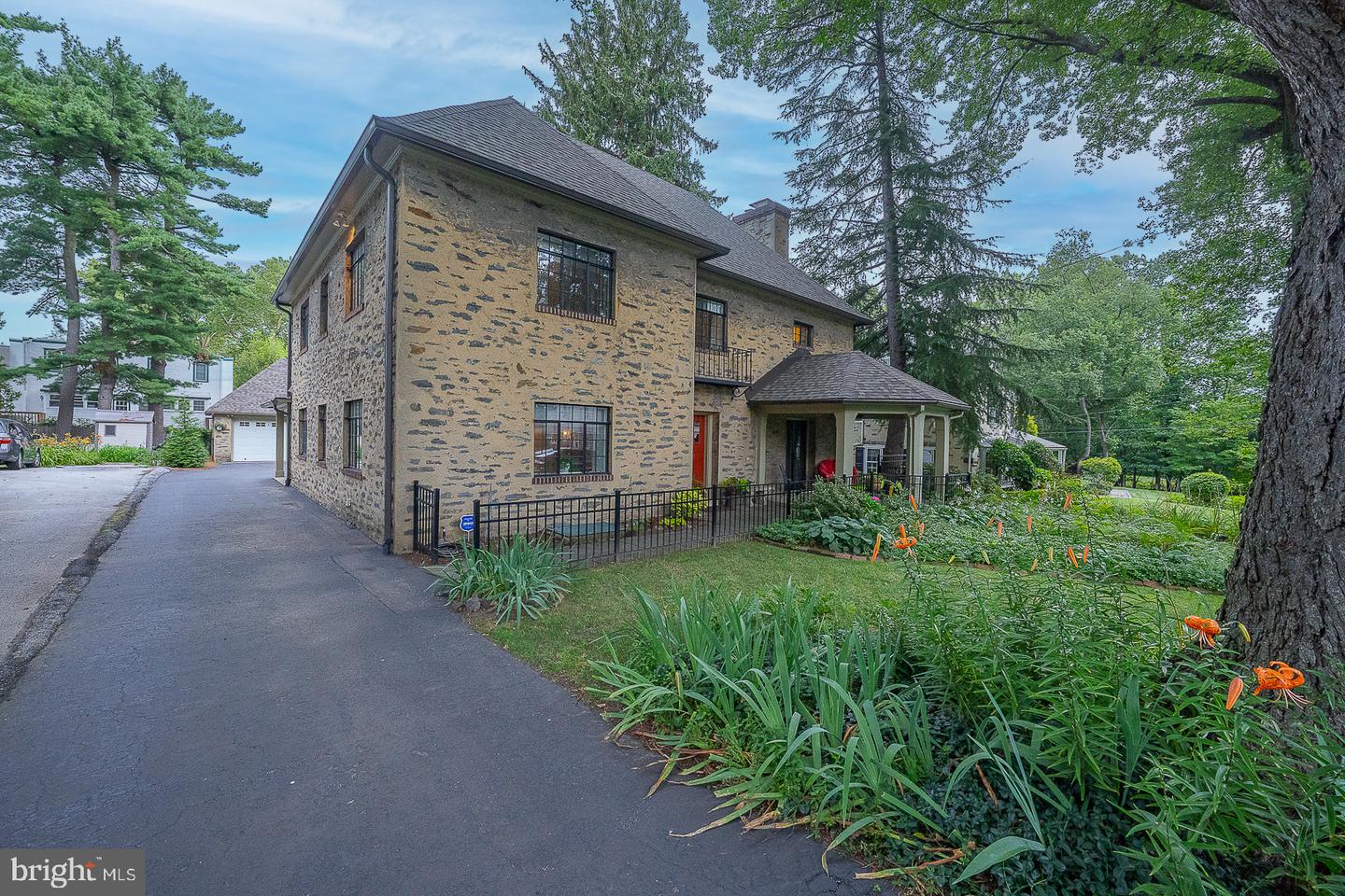 190 Lakeside Rd