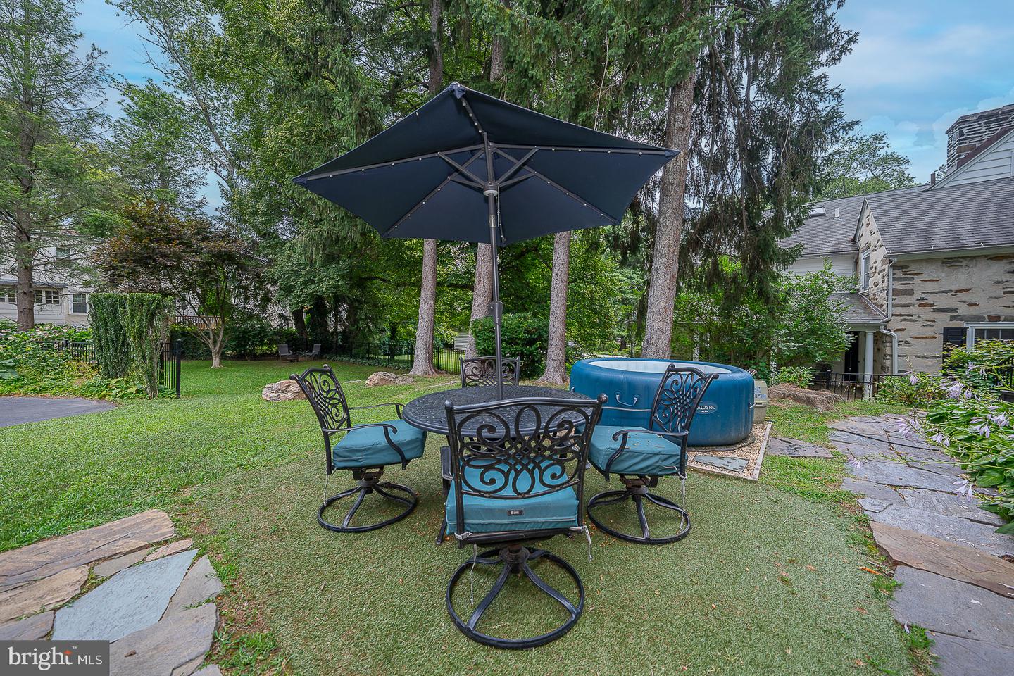 190 Lakeside Rd
