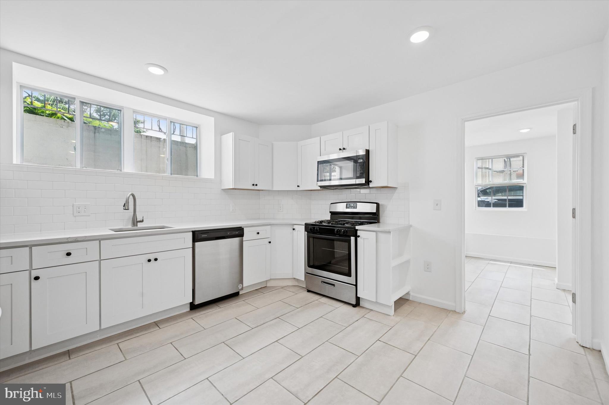 6 OLD LANCASTER RD #1