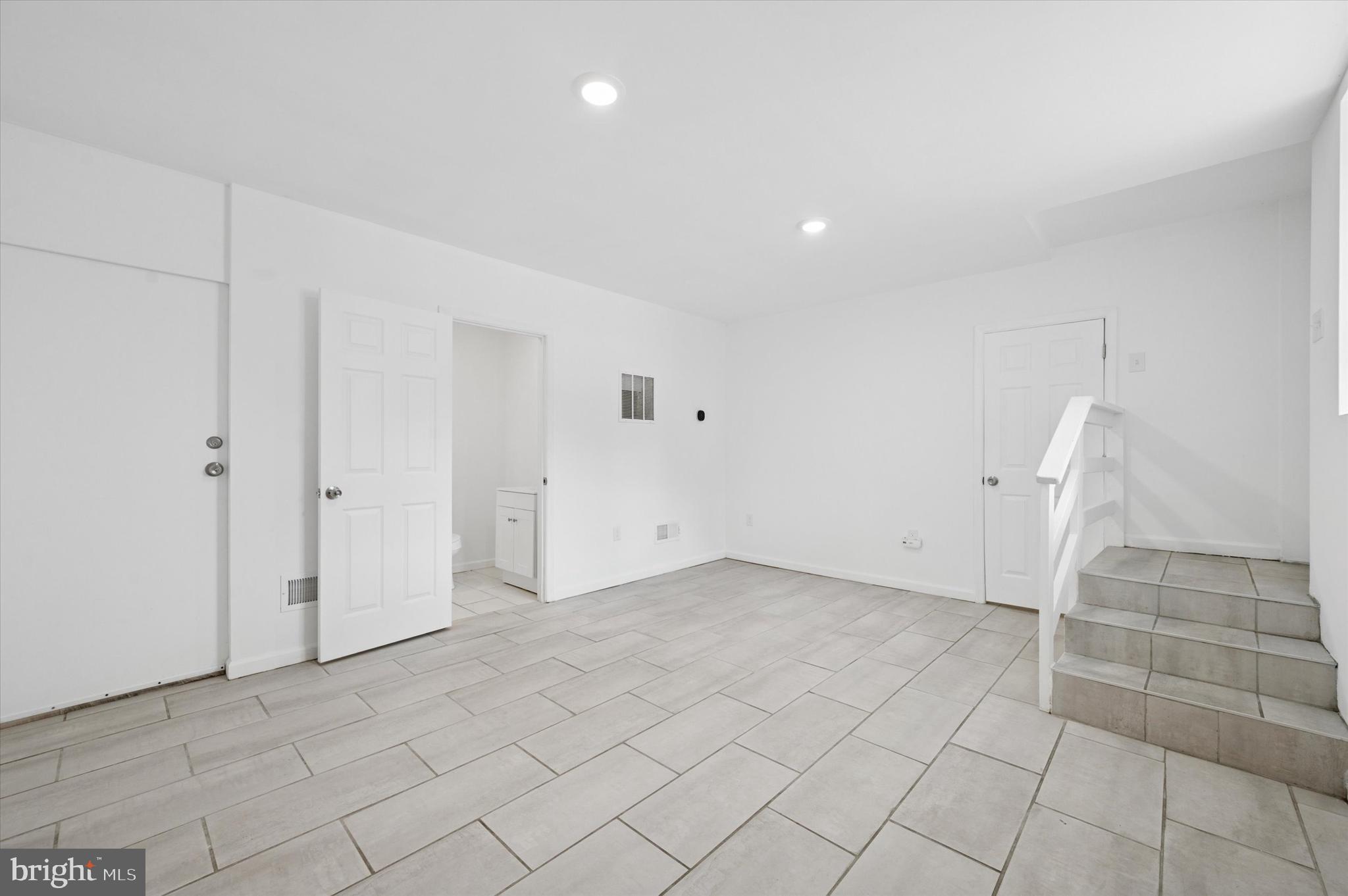 6 OLD LANCASTER RD #1