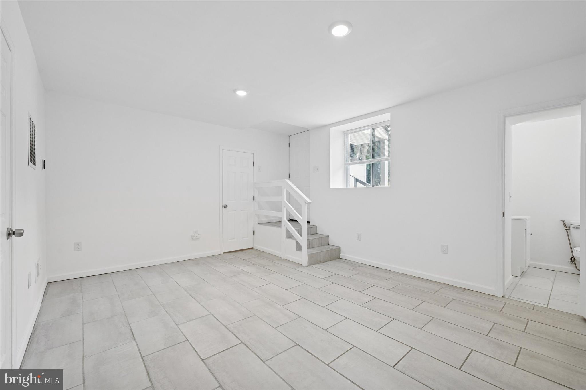 6 OLD LANCASTER RD #1