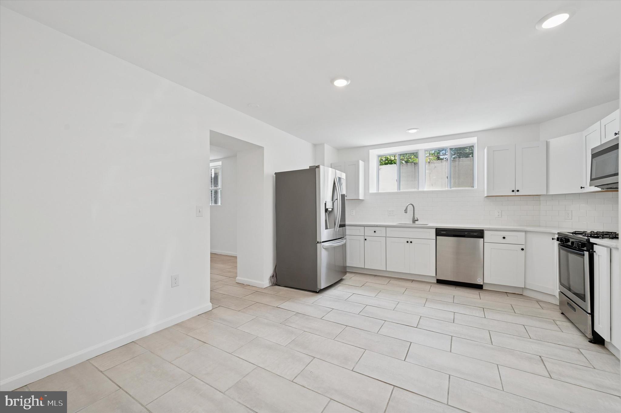 6 OLD LANCASTER RD #1