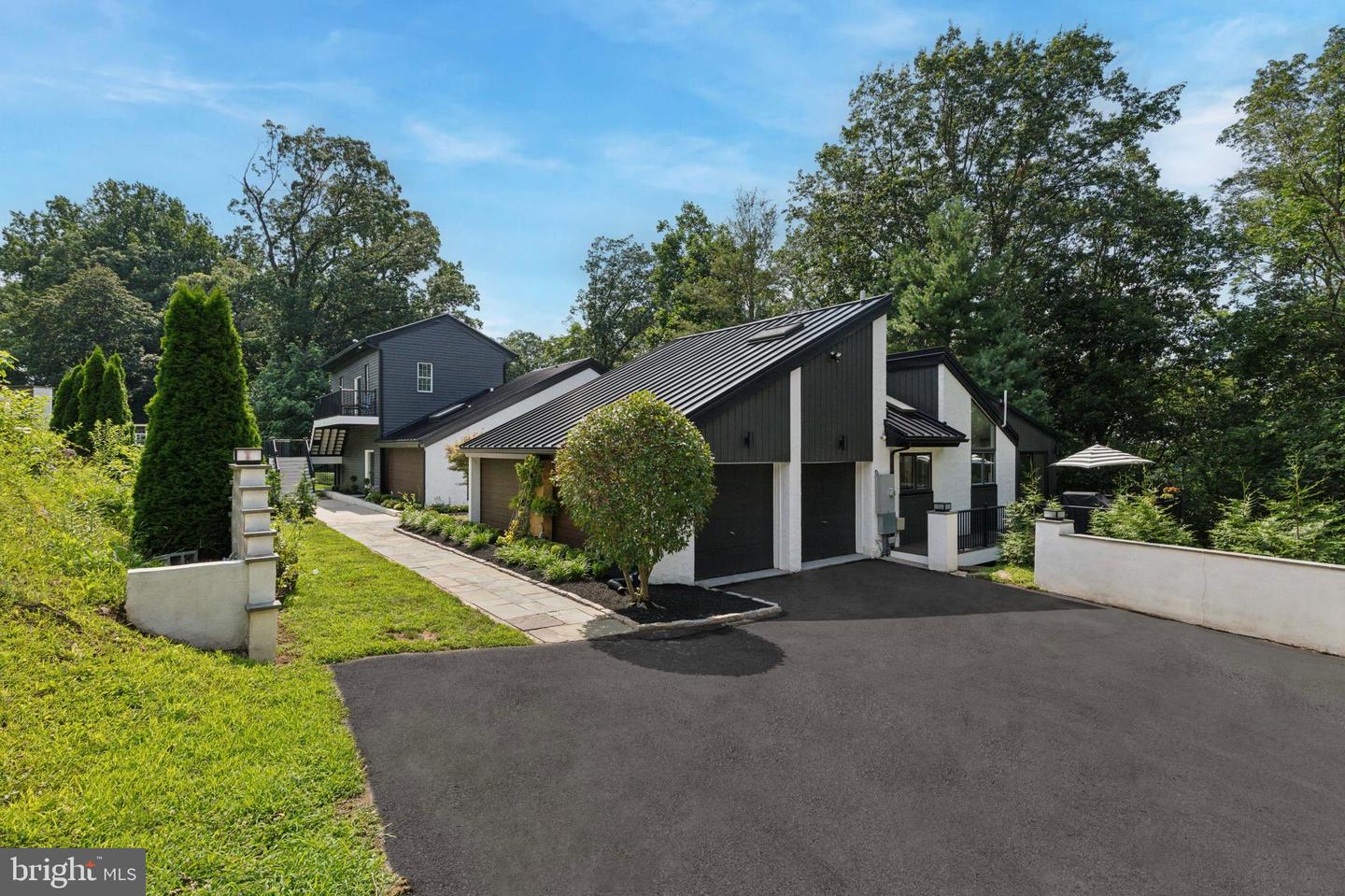 1220 Valley Rd