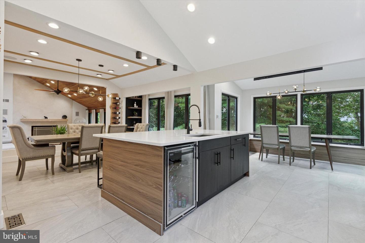 1220 Valley Rd