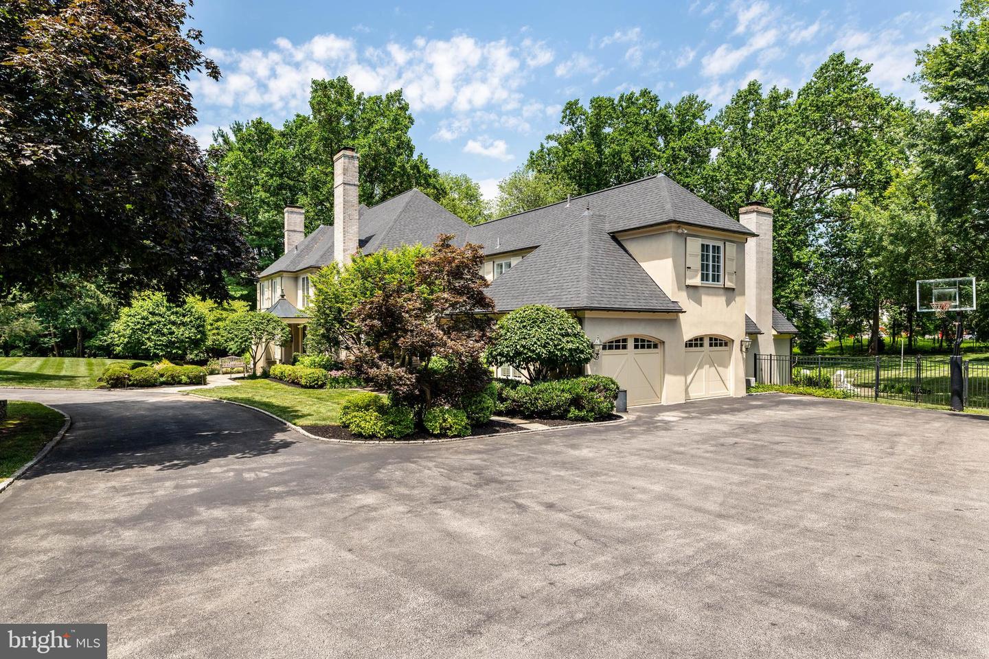 936 Roscommon Rd