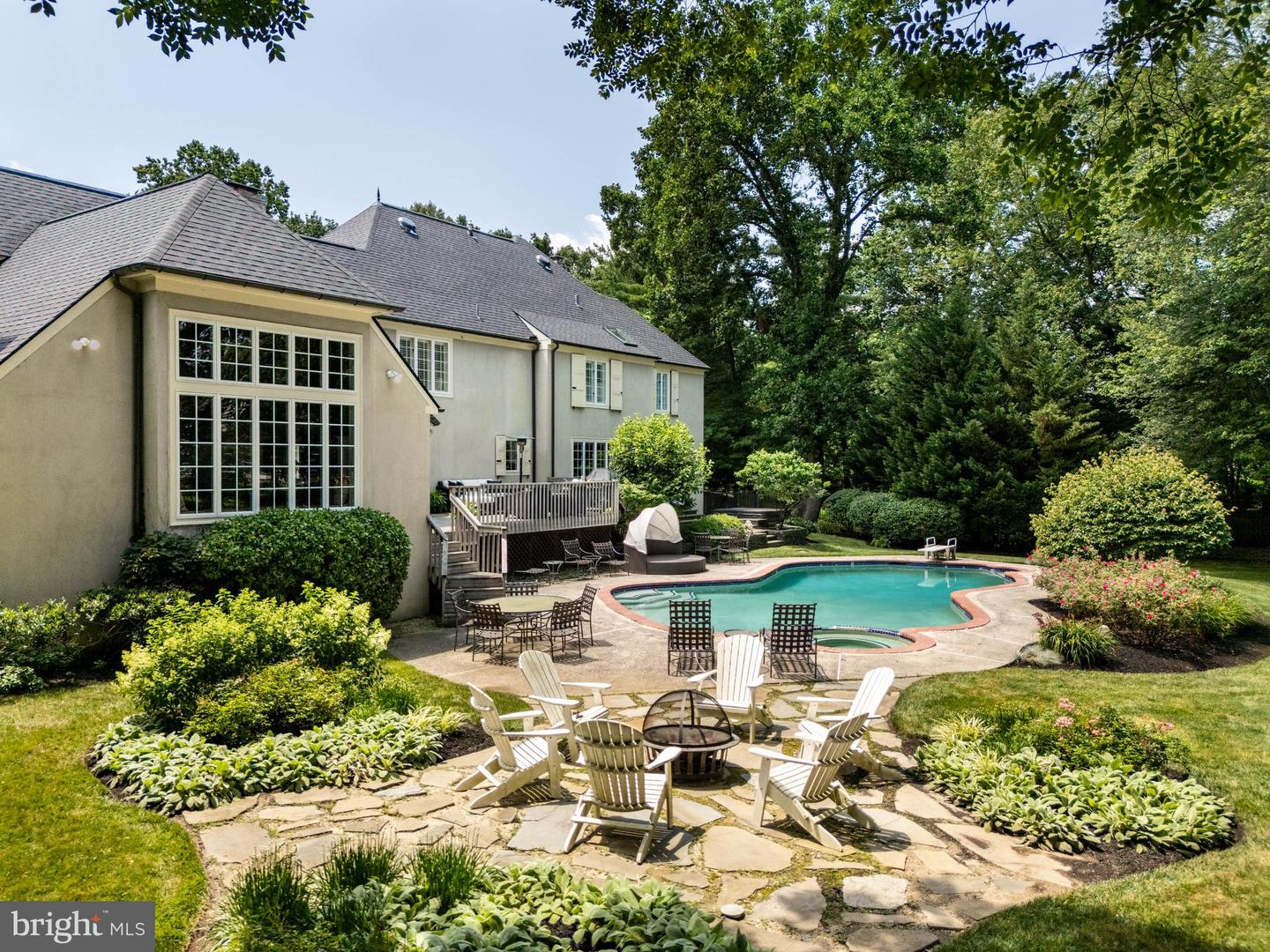 936 Roscommon Rd