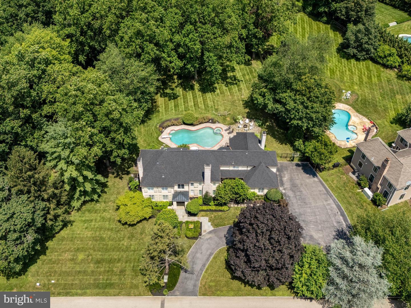 936 Roscommon Rd
