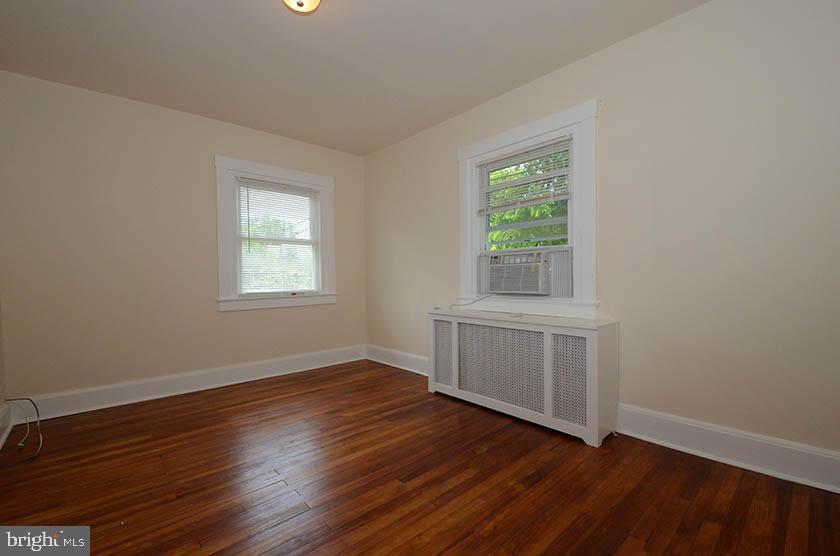220 HAMPDEN AVE
