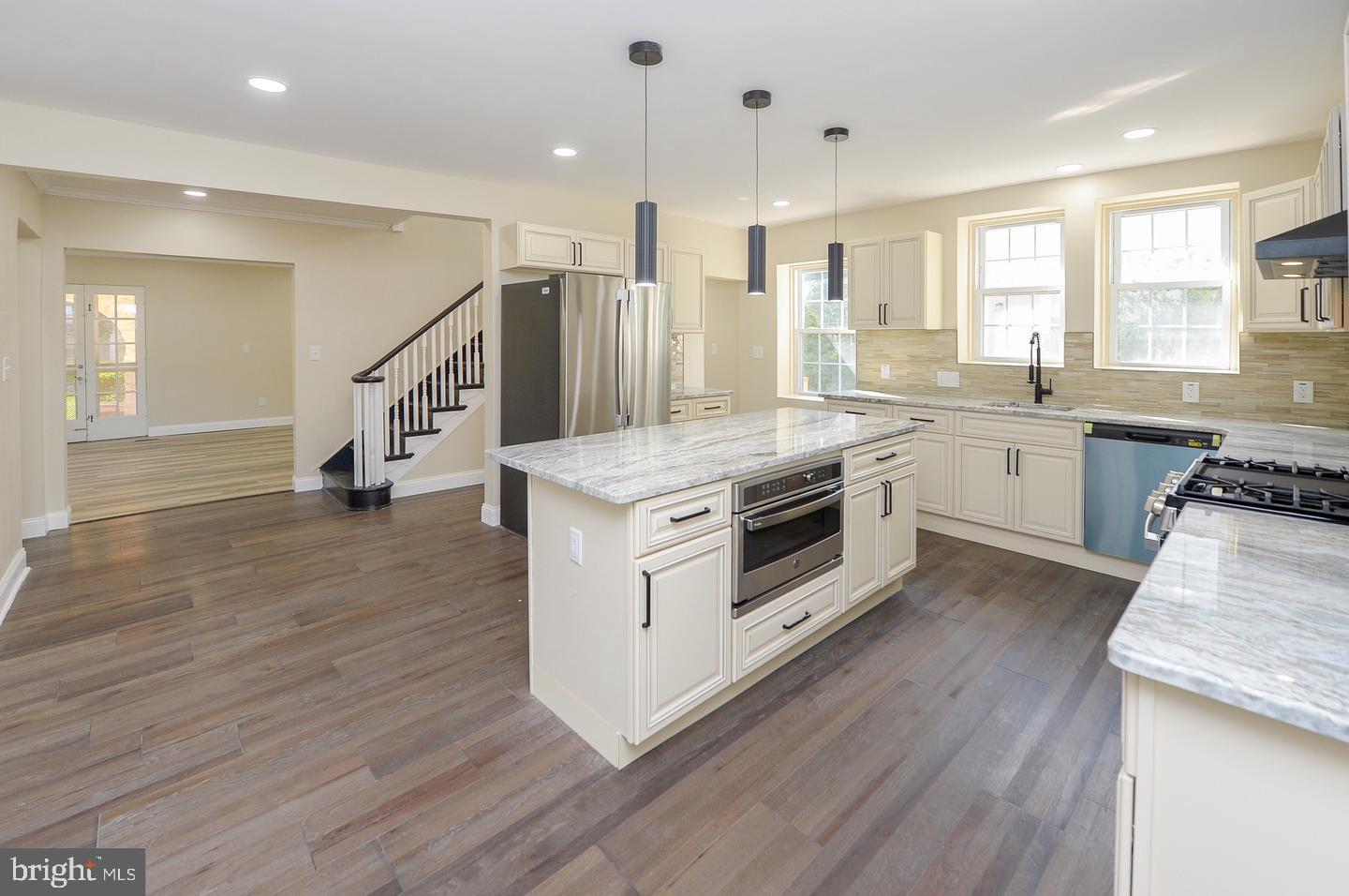 537 CHURCH RD