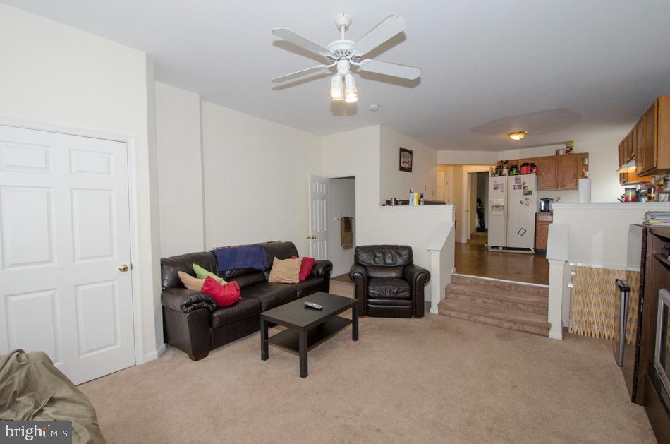 200 FORD #1ST FLOOR