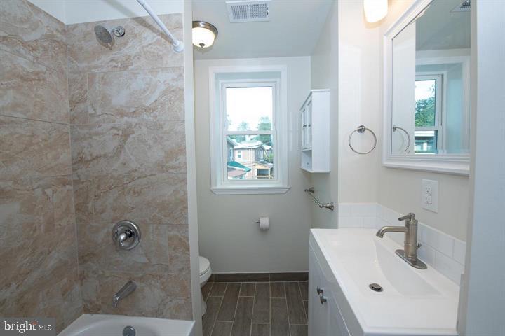 114 BROOKFIELD TER