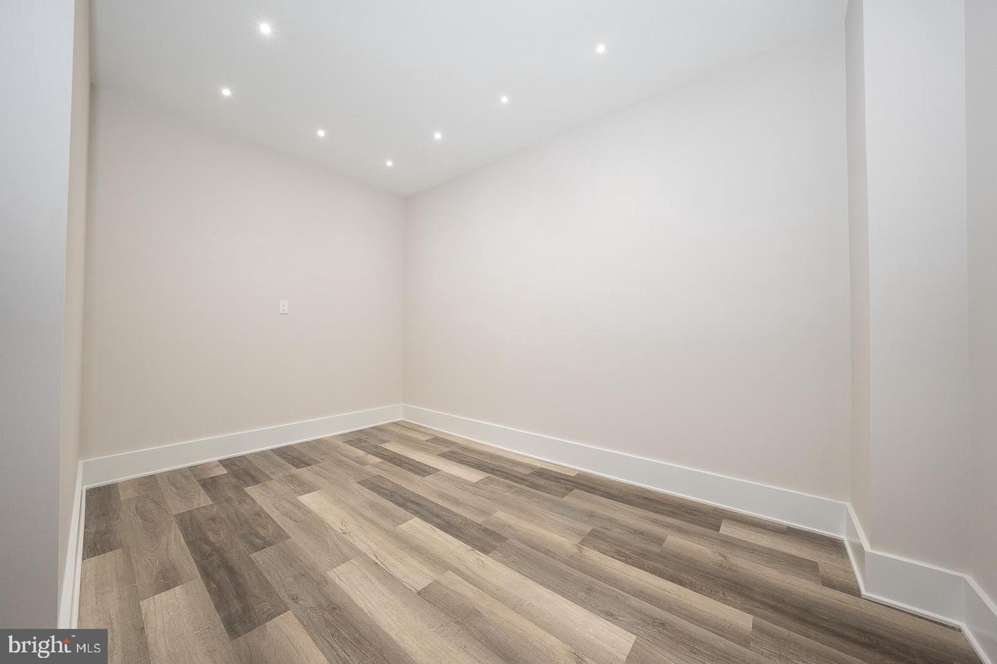 651 MERION SQUARE RD