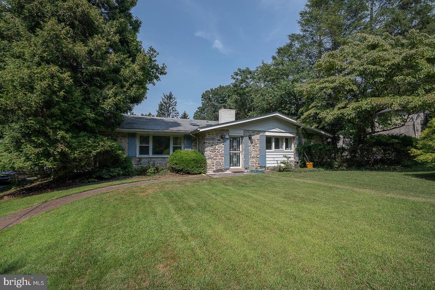 323 Hidden River Rd