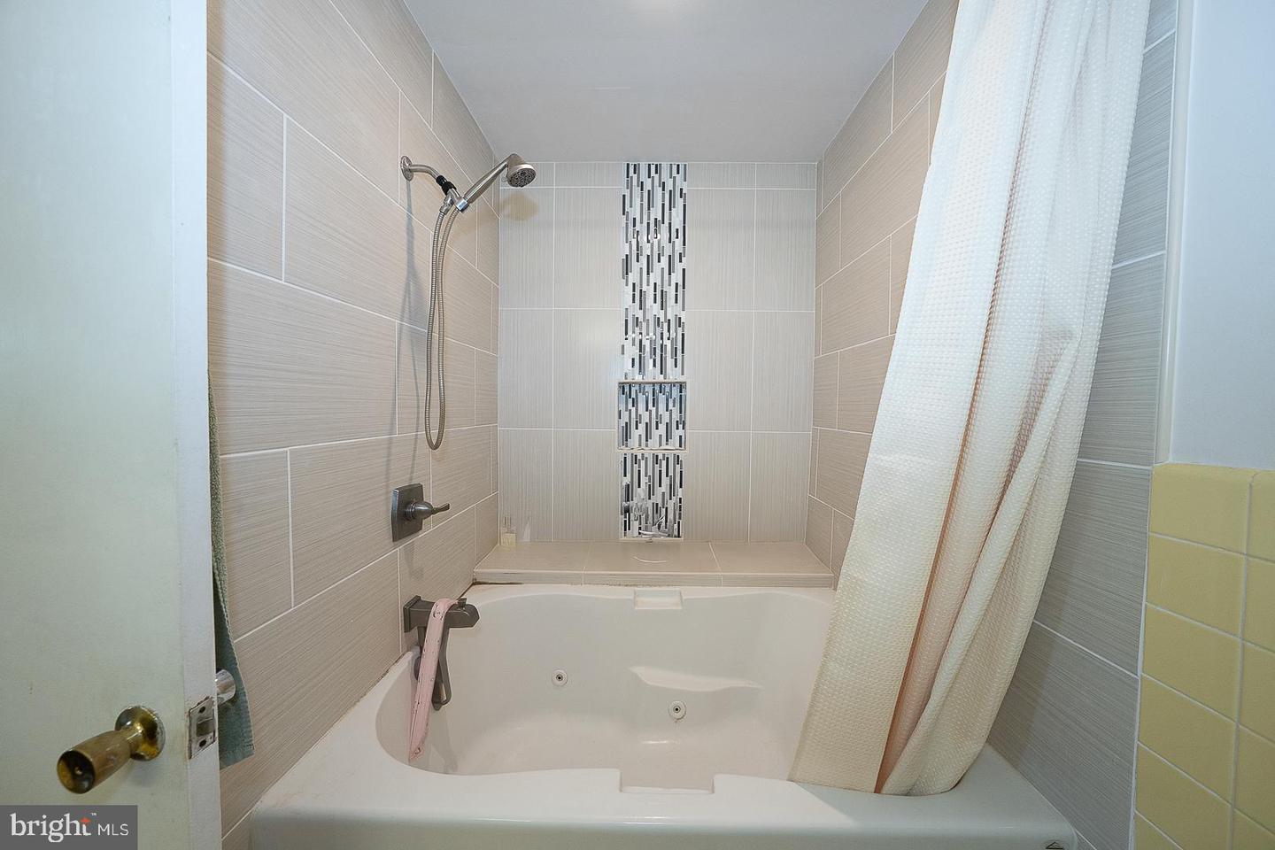323 Hidden River Rd
