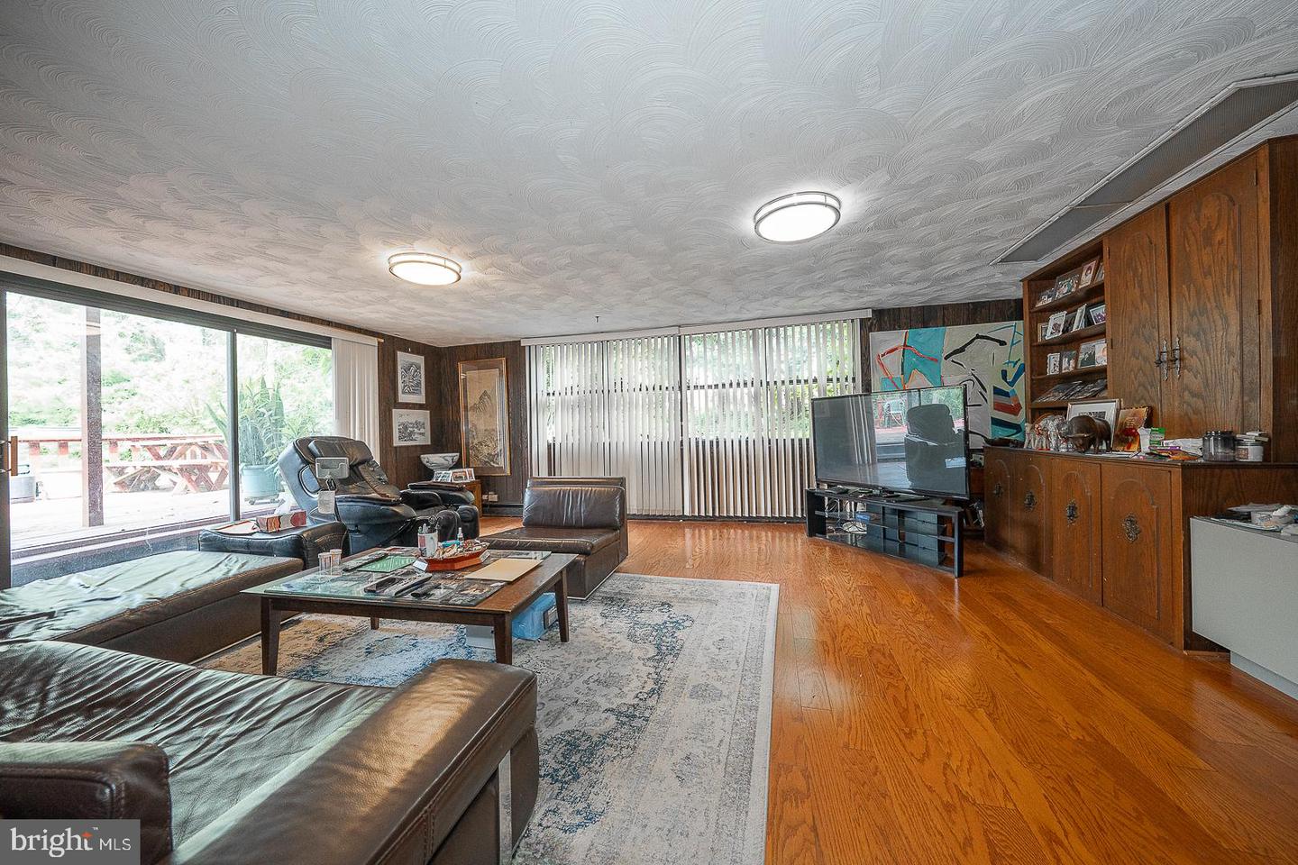 323 Hidden River Rd