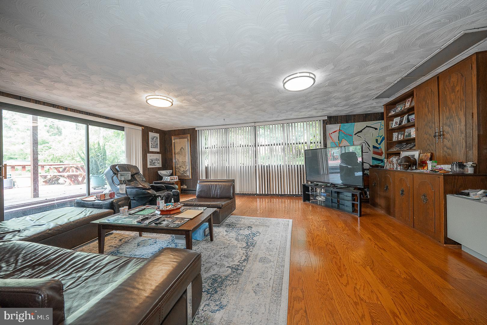 323 Hidden River Rd
